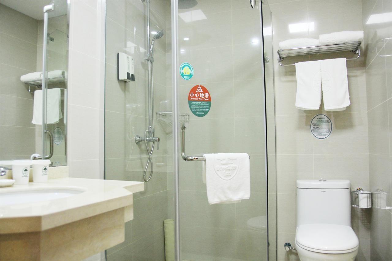 Greentree Alliance Chongming Bayi Road Walking Street Shanghai