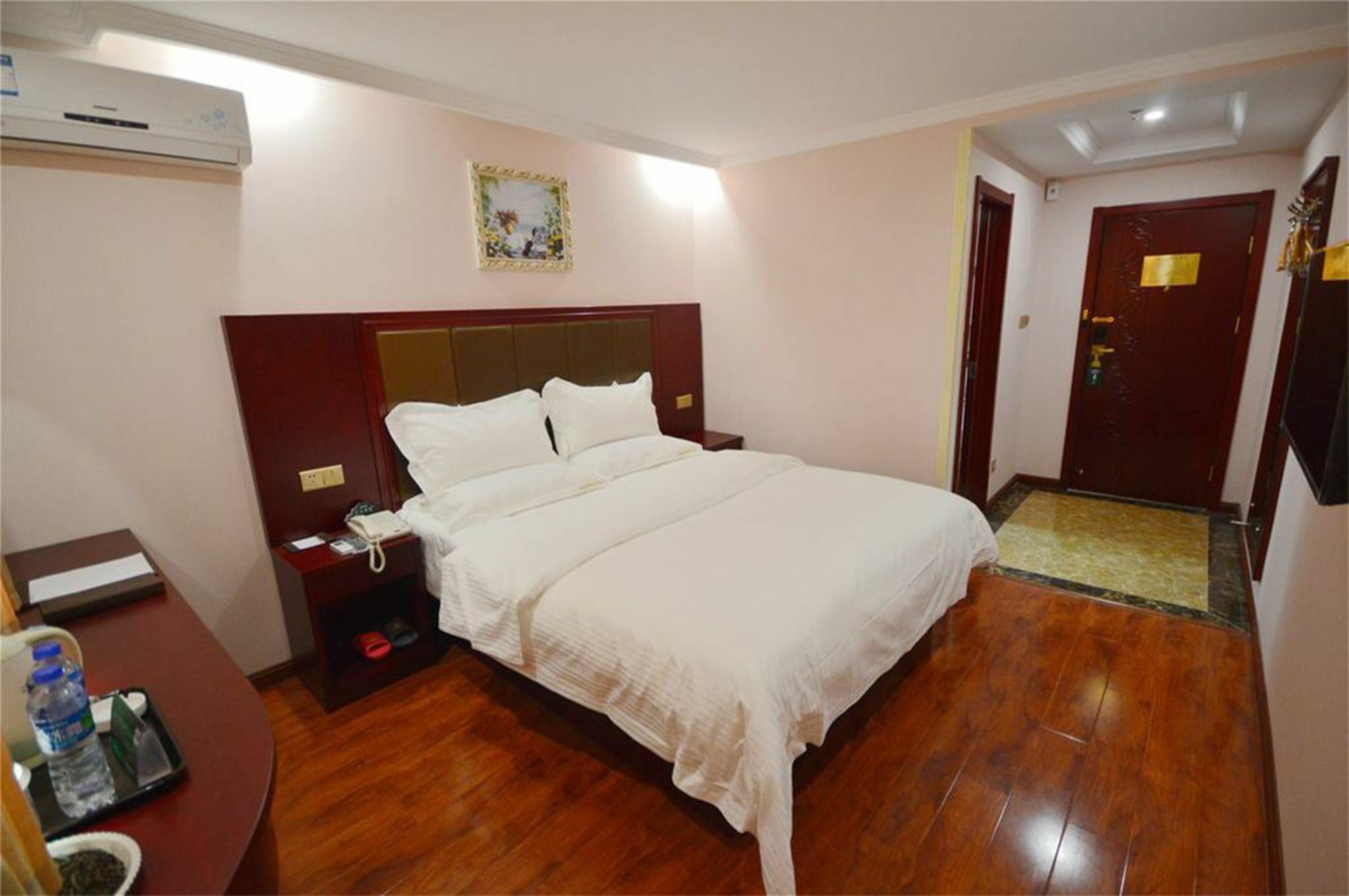Greentree Alliance Chongming Bayi Road Walking Street 3*